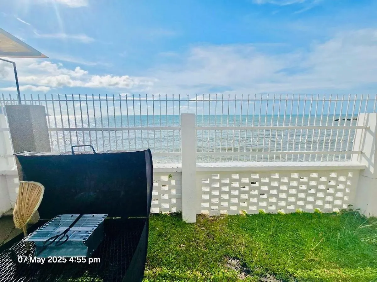 Beachfront Family Bungalow With Seaview Pool, Ktv, Pool, Ps5, Speaker System, Bbq & More!! Танджунг-Бунга