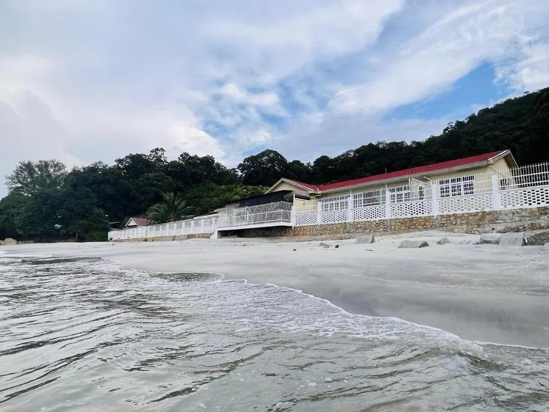 Beachfront Family Bungalow With Seaview Pool, Ktv, Pool, Ps5, Speaker System, Bbq & More!! Танджунг-Бунга