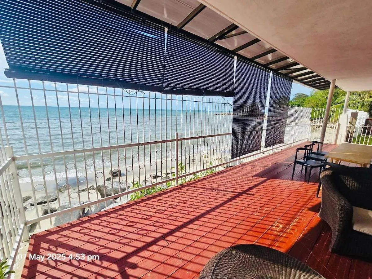 Beachfront Family Bungalow With Seaview Pool, Ktv, Pool, Ps5, Speaker System, Bbq & More!! Танджунг-Бунга 0*,