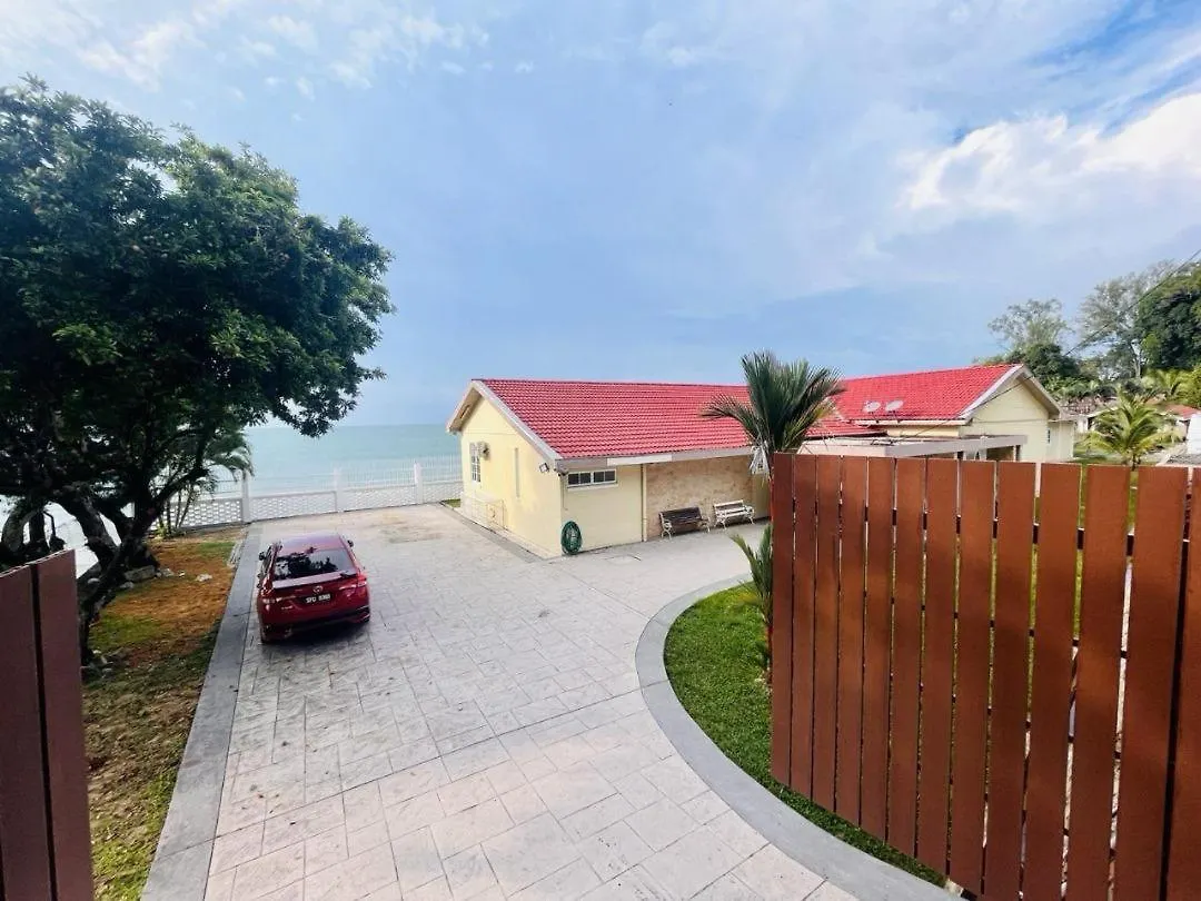Beachfront Family Bungalow With Seaview Pool, Ktv, Pool, Ps5, Speaker System, Bbq & More!! Танджунг-Бунга Вилла