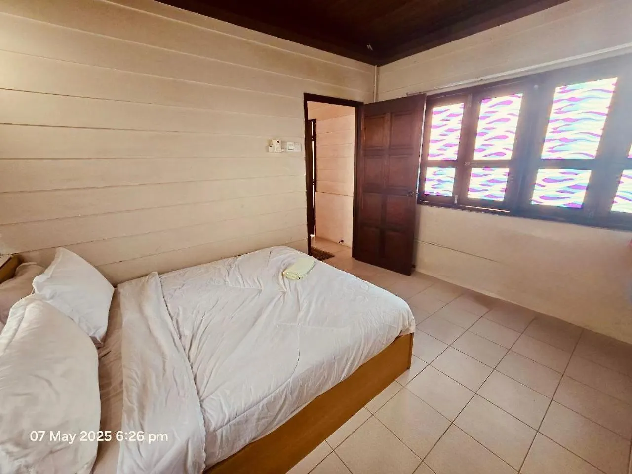 Beachfront Family Bungalow With Seaview Pool, Ktv, Pool, Ps5, Speaker System, Bbq & More!! Танджунг-Бунга