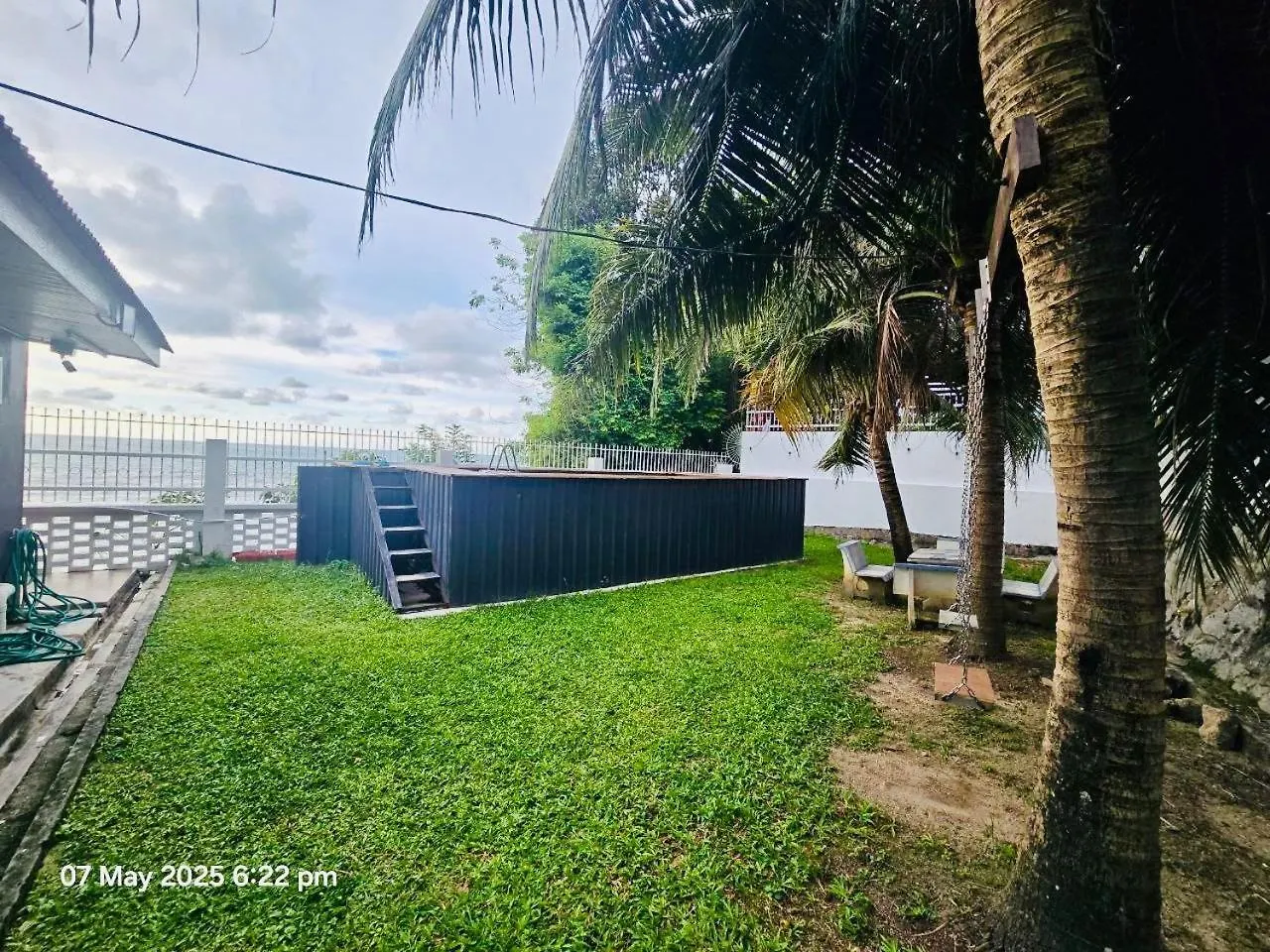 Beachfront Family Bungalow With Seaview Pool, Ktv, Pool, Ps5, Speaker System, Bbq & More!! Танджунг-Бунга Малайзия
